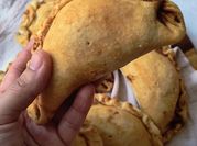 Una foto de masa para empanada