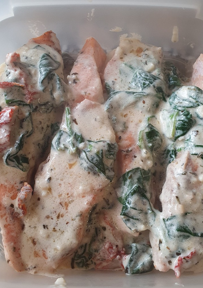 Una foto de Salmón cremoso a la toscana