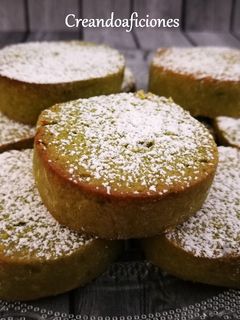 Una foto de Mantecados de té matcha