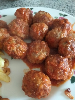 Una foto de 🍲 Albóndigas en salsa de tomate
