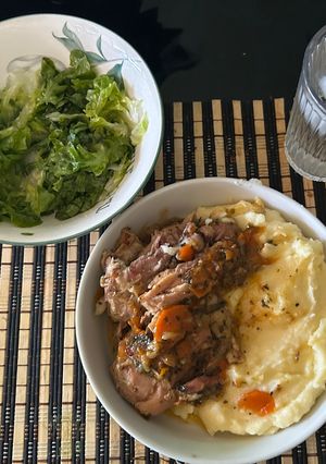 Una foto de Pollo al Jugo con puré + ensalada de lechuga🌿
