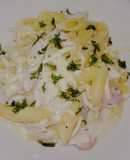 Pasta con bechamel y cilantro