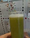 Agua de piña con jengibre y hierbabuena