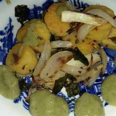 Amrood chutney with dhokla A picture of Amrood chutney with dhokla.