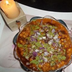 A picture of Ragda patty.