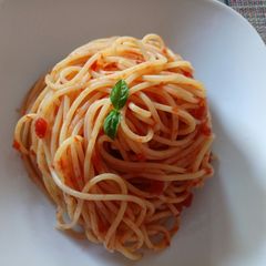 A picture of Spaghetti all'arrabbiata.