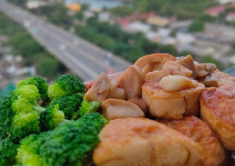 Bagaimana Menyiapkan Tofu (tahu jepang sutra) saus tiram yang Lezat