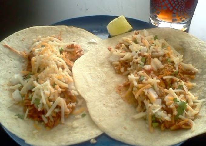 Slow cooker Authentic Shredded Chicken Tacos