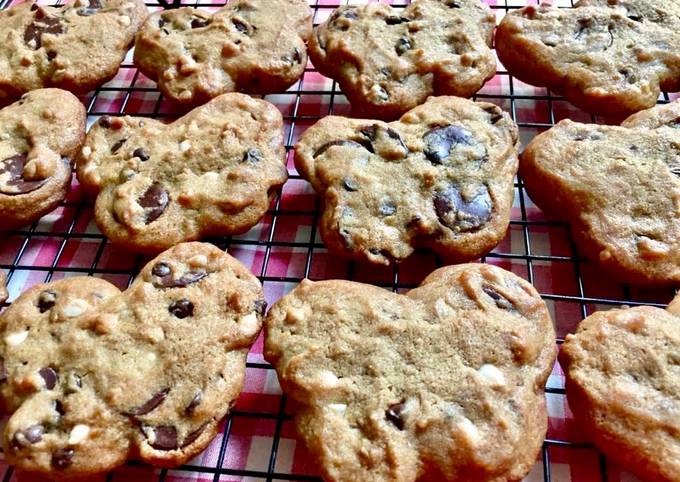 Chewy Melty Chocolate Chip Cookies