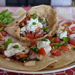 Pita bread with chicken mince filling, tomato salsa & yogurt dip A picture of Pita bread with chicken mince filling, tomato salsa & yogurt dip.