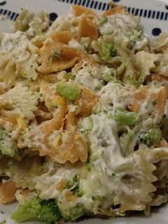 Una foto de Pasta (lazos) con brócoli