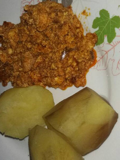 A picture of Sweet potatoes and egg sauce.