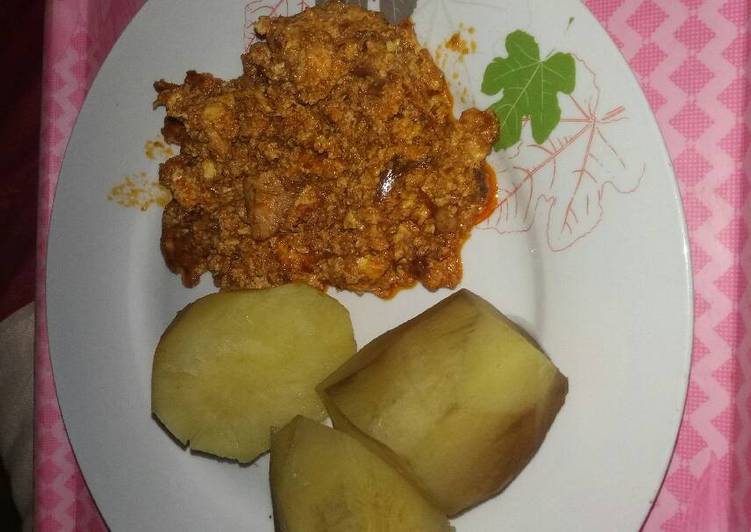 Recipe of Delicious Sweet potatoes and egg sauce