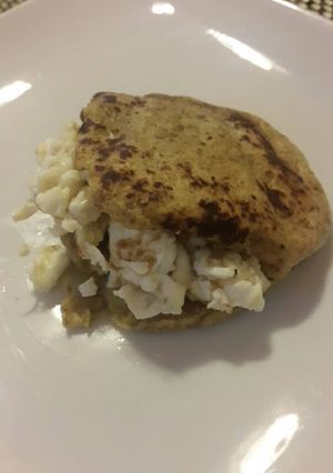 Una foto de Arepa de plátano maduro con harina de avena y linaza