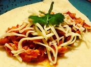 Una foto de con que rellenar unas tortillas de maiz con pollo