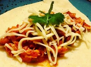 Foto principal de Tinga de pollo con tortillas de maíz caseras