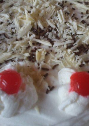 Una foto de Torta ángel con dos chocolates