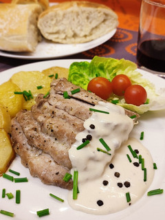 Una foto de Lomo ibérico a la pimienta negra
