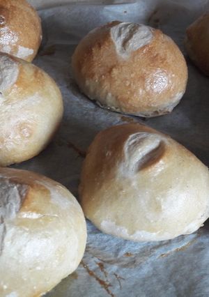 A picture of Easy NO KNEAD bread rolls.