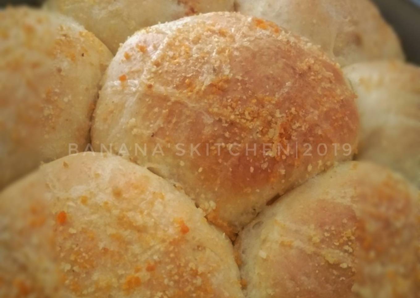 Roti sobek isi kornet sapi