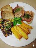 Saltimbocca mit Country Potatoes und Knobli-Minz-Aubergine