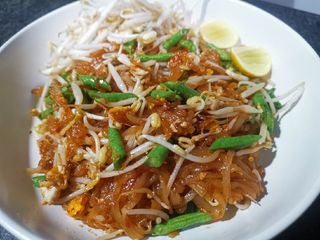 ผัดไทยใส่ไข่ (จานด่วน)​