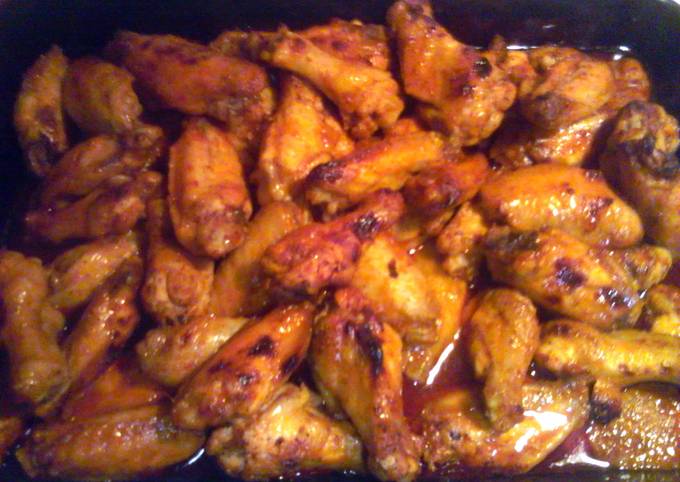 Dani's Famous Saucy Hot Wings