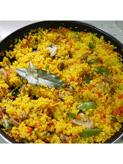 Una foto de Paella de verduras 🥕🍅