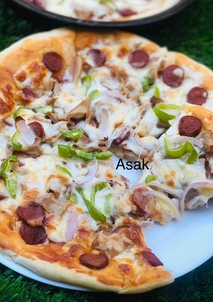 A picture of Sausage pizza.