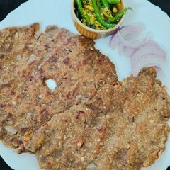 A picture of Masala ragi roti.