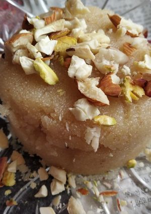 A picture of Suji Ka halwa.
