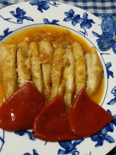 Una foto de Rape en salsa con pimientos del piquillo