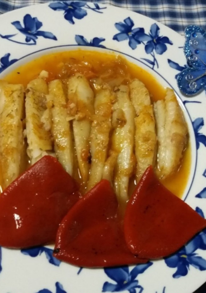 Una foto de Rape en salsa con pimientos del piquillo