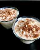 Postre vegano estilo arroz con leche hecho con un resto de arroz integral