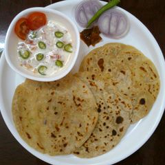 A picture of Aloo paratha.