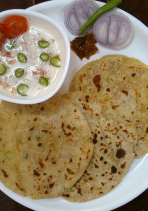 A picture of Aloo paratha.