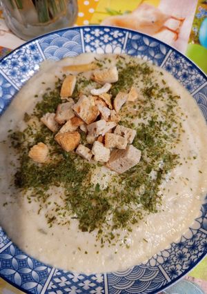 Fokhagyma krémleves medvehagymával NAGYPÈNTEKI LEVES recept fotója