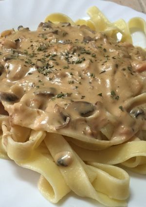 Una foto de Tallarines al salmón 🍴
