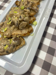 Una foto de Lomo de cerdo con salsa de boletus