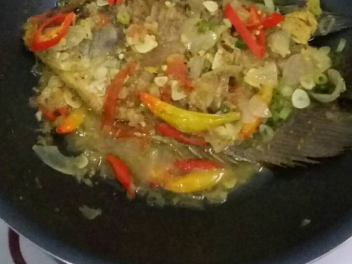 Resep Gurami Bumbu Rujak, Enak Banget