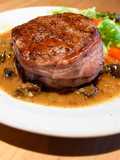 Tournedos con Salsa de Hongos
