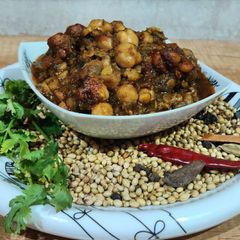 A picture of Chole dhaniya masala.