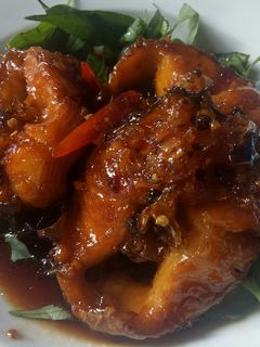 Hình của món Cá lóc kho tộ.