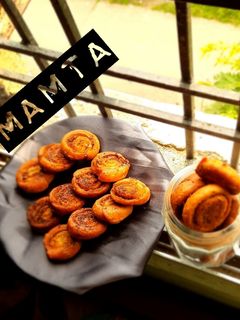बाकरवडी (bakarvadi recipe in marathi) रेसिपी चे मुख्य फोटो