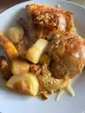 Pollo al horno tipo hindú con papas y boniatos