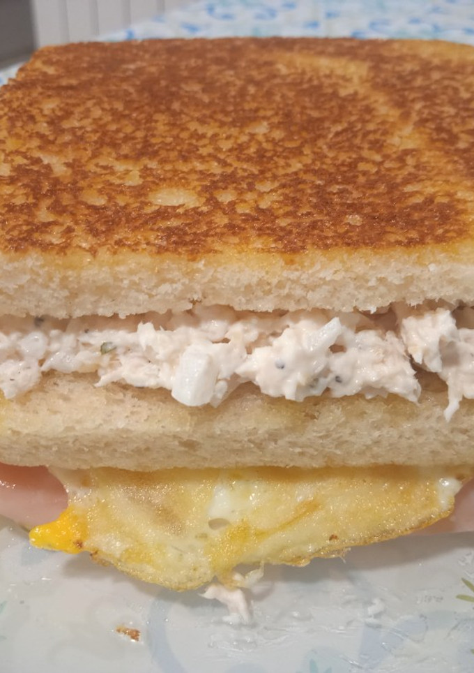 Una foto de Sándwich de pollo
