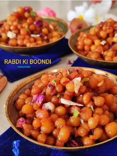 रबड़ी की बूंदी/Rabdi ki bundi recipe in Hindi) रेसिपी मुख्य फोटो