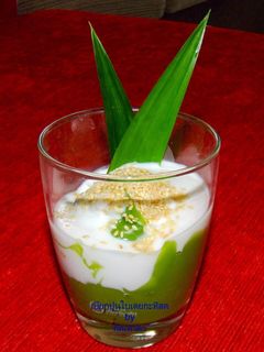 รูปของ เปียกปูนใบเตยกะทิสด