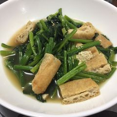 A picture of Stewed Spinach & Tofu puff.