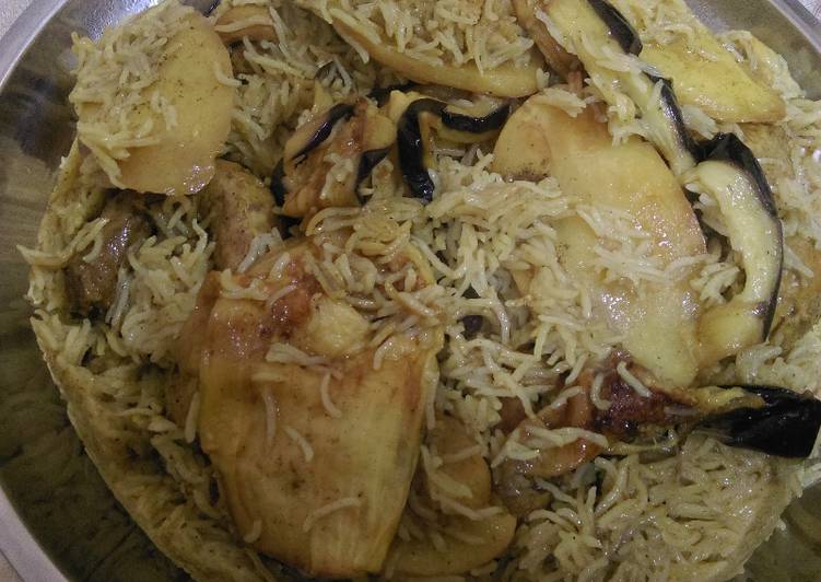 مقلوبة خضار باستخدام الارز البسمتي